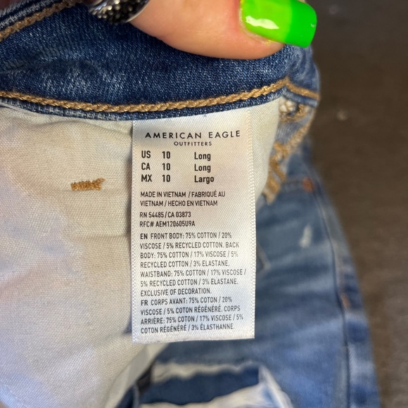 American Eagle Ripped Jeans - Picture 5 of 6
